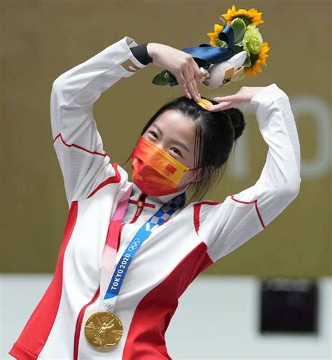 杨倩：我就是那个趁着清华放暑假，来东京拿了两块金牌的同学|打气球|杨倩|奥运冠军_新浪新闻
