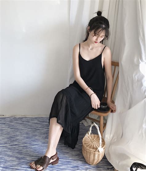 2021新款韩国时尚女装褶皱吊带连衣裙 中长款内搭雪纺吊带裙-阿里巴巴
