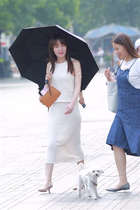 街拍清纯甜美女生头像