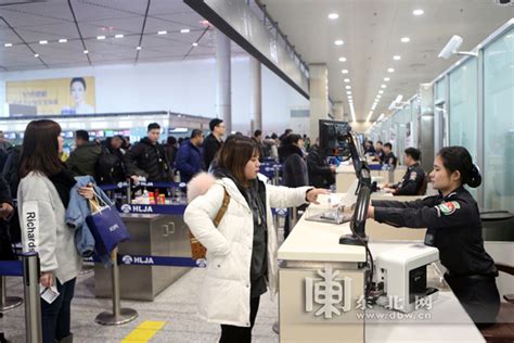 哈尔滨机场预计春运期运送旅客251万人次 部分机场巴士线路全天候营运__凤凰网