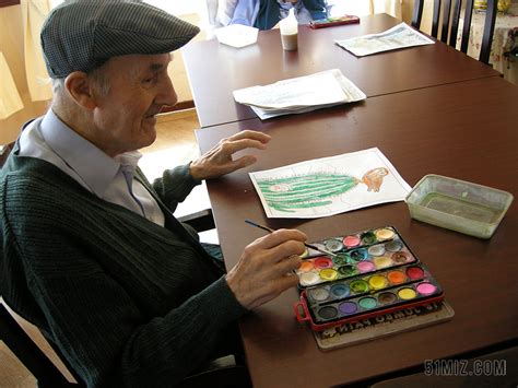 83岁老人画乡村图，火爆全网被誉为梵高奶奶，画出浓浓的乡愁__凤凰网
