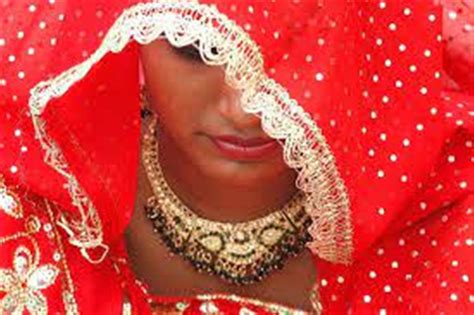 印度女子婚后惨遭公婆杀害 理由是“带的嫁妆太少”_凤凰网