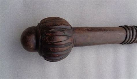 太平洋土著人的“棒槌”，石器时代的粗陋武器，能够砸碎头盖骨_凤凰网