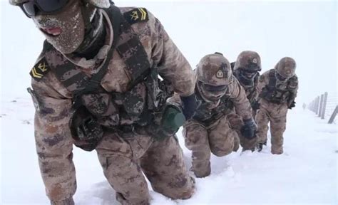 零下20℃，边防军人严寒巡逻积雪没过大腿，感动万千网友-欧欧colo教程网