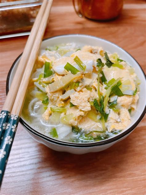 清汤葱花面条最简单的做法， 简单的才是最美味的！每天吃都不会腻 | 说明书网