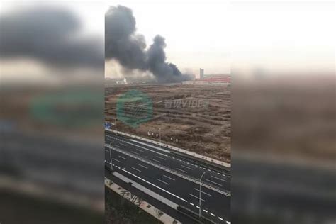 天津北辰区京宝工业园发生火灾