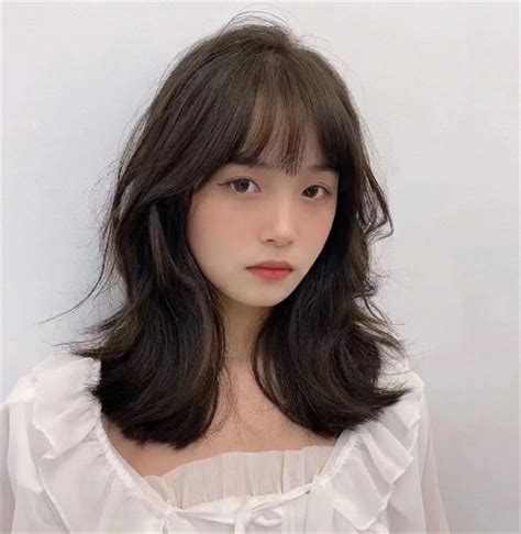 甜美女生头像棕发色