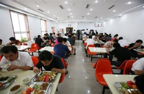 有种幸福叫“单位有食堂” 3000员工不再挤地下停车场吃盒饭-开福区-长沙晚报网