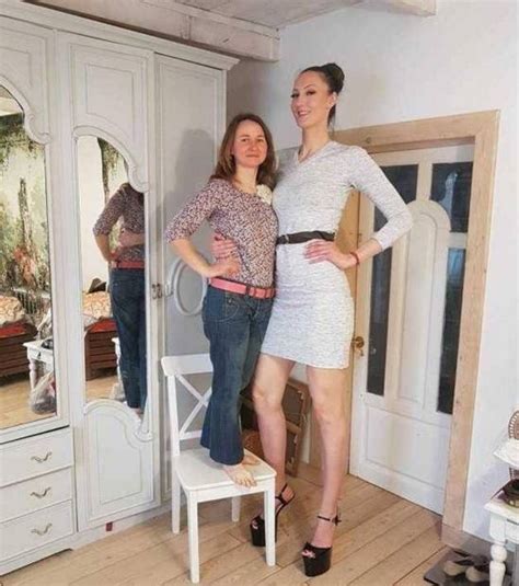 俄罗斯身高最高的女人，腿长赶上普通男性高度，创造3个世界纪录|身高|世界纪录|男性_新浪新闻