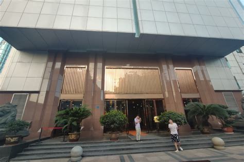 世界贸易大厦写字楼出租_办公室出租价格-上海搜楼选址