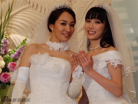 组图：日本同性恋女星办结婚典礼 婚纱照曝光_娱乐新闻_娱乐盒子