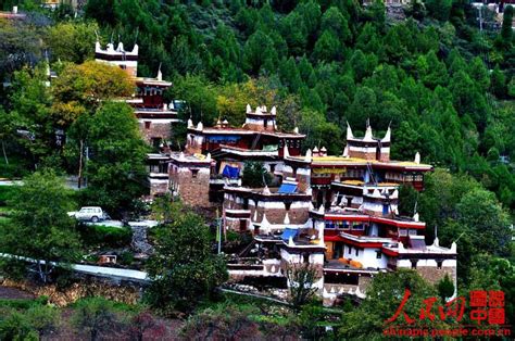 Beautiful Tibetan village: Jiaju Tibetan stockade village in Sichuan ...