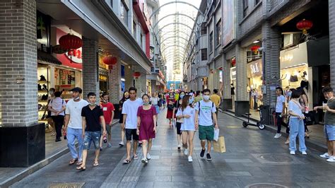 【寻迹罗湖】东门老街，集欢乐游购于一体的新型步行街_深圳新闻网