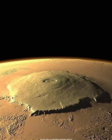 奥林帕斯山（拉丁语：Olympus Mons）是火星上的盾状火山