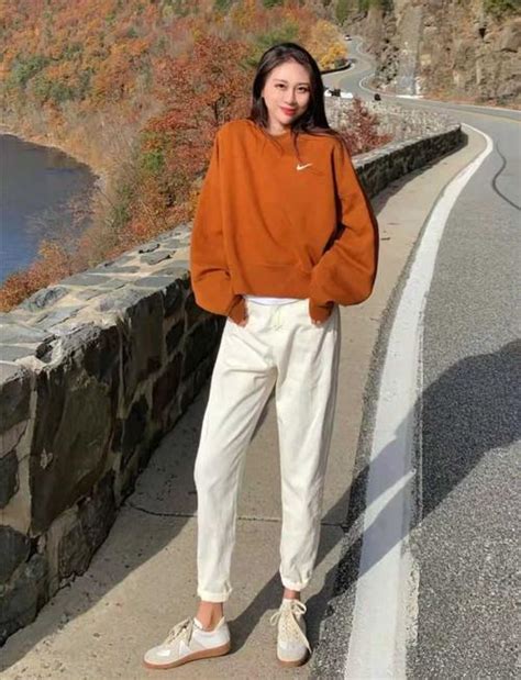 古风穿搭白裤子女生头像