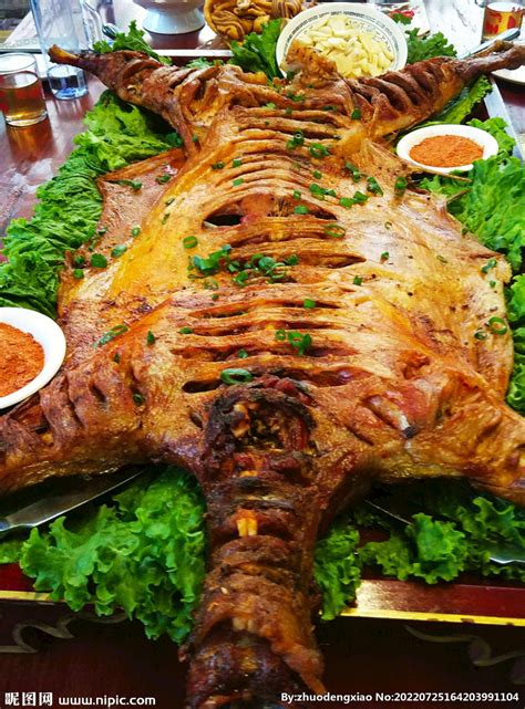 新疆烤羊肉串、架子肉，“两同”“六不同”，美味挡不住|新疆|烤羊肉串|架子_新浪新闻