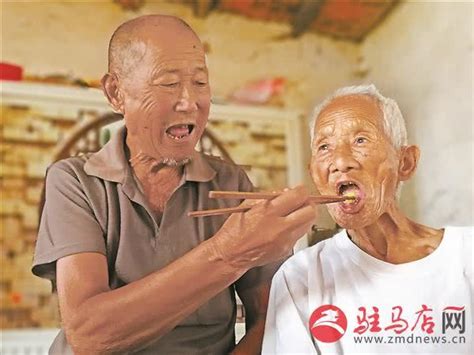 驻马店一百岁老人80多岁时还能爬树摘梨 最大爱好是洗脚-大河新闻