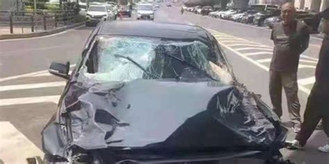 6死2伤！吉林白山一司机驾车冲撞行人和车辆，初判是交通意外