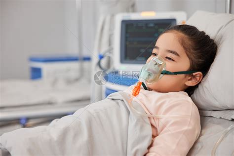 小女孩住院带呼吸仪高清图片下载-正版图片502369381-摄图网