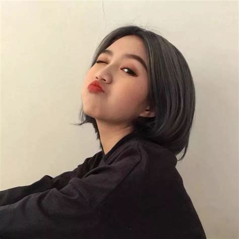 白边甜美女生头像