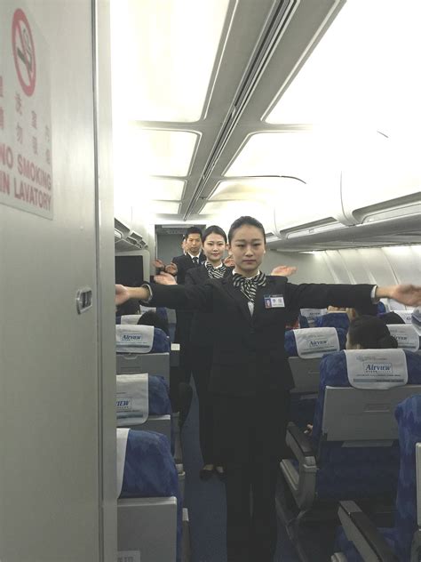 南航空姐职业生涯的第一课——客舱服务 – 中国民用航空网
