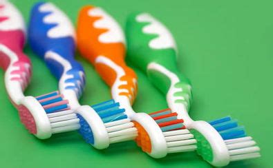 每天只刷一次牙和刷两次牙，多年以后，身体会出现这些差别！