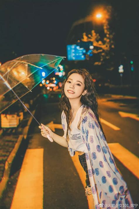 紫宁甜美女生头像图片