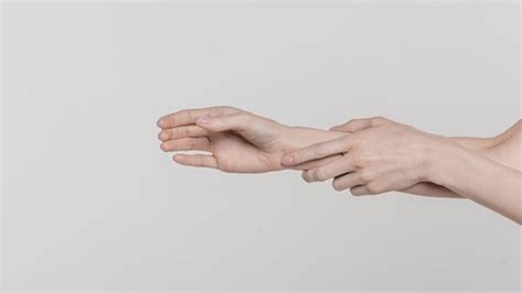 手指疼痛或是疾病“预警” 手指疼痛小心关节炎 - 知乎