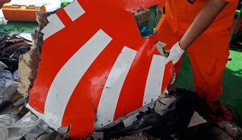 印尼狮航失事飞机在前一航程已现机械故障，机长曾发求救信号