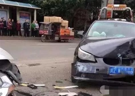 广州一宝马失控撞人群致5死13伤，22岁肇事者已被控制，目击者发声
