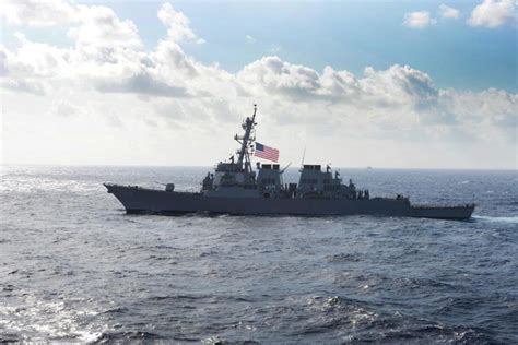 2020最后一天美双舰编队罕见穿航台湾海峡，国防部强硬回应
