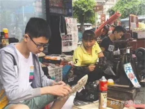 致敬这个努力生活的单亲妈妈！职高毕业，在菜场摆摊16年，一边养娃一边写作，最后还写出两本书……-杭州新闻中心-杭州网