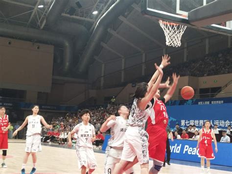 武汉军运会女篮测试赛在光谷体育馆开赛_湖北频道_凤凰网