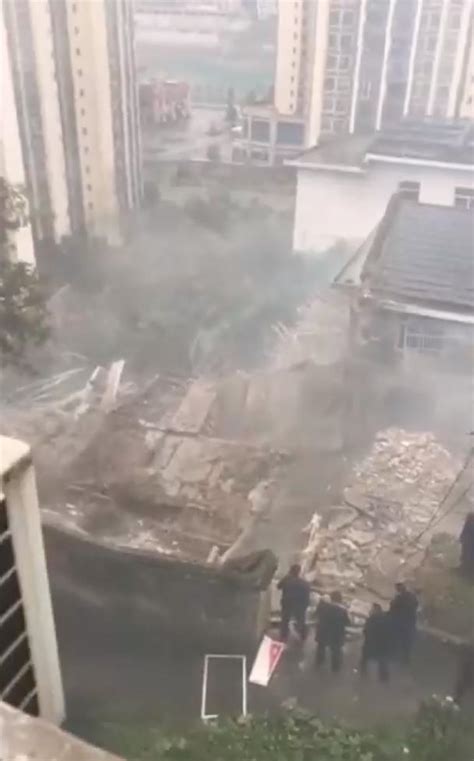 最新消息：重庆武隆发生一起疑似食堂燃气燃爆事故 共搜救出26人其中死亡16人 - 消防百事通