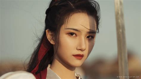 执剑走天涯古风头像女生