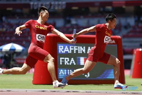 中国接力男队：天气很热，跑道很烫，感觉“脚上生火”-直播吧zhibo8.cc
