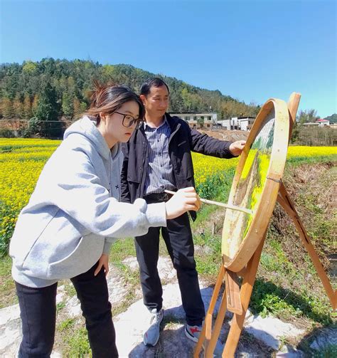 咸宁崇阳：定格春日美景 父女携手“扮靓”美丽村湾_长江云 - 湖北网络广播电视台官方网站