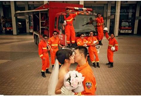 消防员婚纱情侣图片_简简单单的婚礼_爱情163小说网
