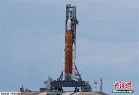 美国登月火箭发射台遭雷击_新浪图片