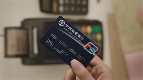 建行信用卡到期了怎么换卡 看这篇就够了 - 探其财经
