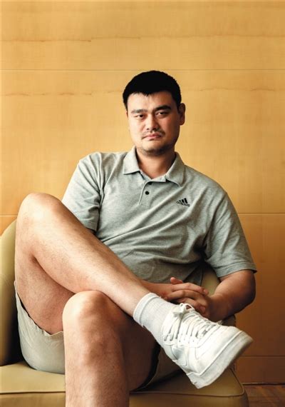 姚明是cba哪个球队老板(姚明作为中国篮协主席，他的行政级别如何？年薪达到多少？)