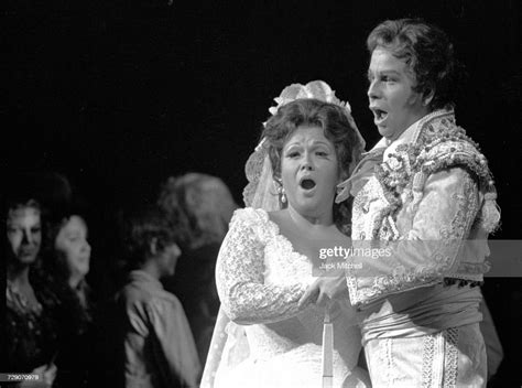 Marilyn Horne as Carmen and James McCracken as Don José at the... News ...