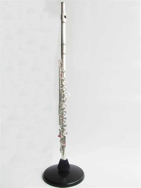 黑管是什么乐器,单簧管和黑管的区别_大山谷图库