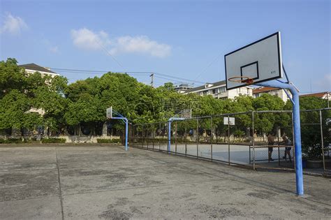 学校篮球场高清图片下载-正版图片500531794-摄图网