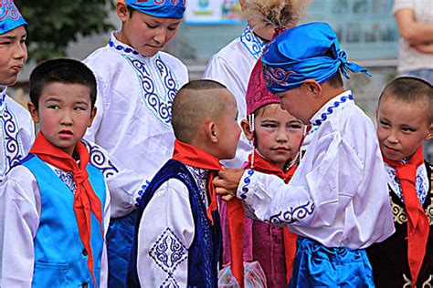 【新疆行--哈萨克小男孩摄影图片】新疆风光摄影_晓光