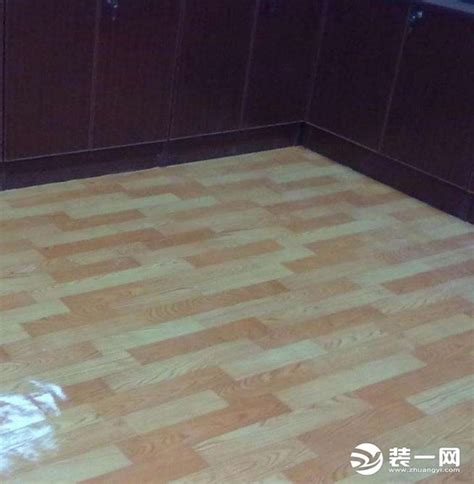 出租房地板革家用地板纸普通塑料地板地皮PVC地革网革简装修适用-阿里巴巴