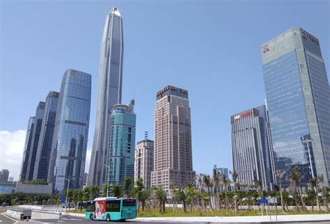广州、深圳和上海三座一线城市，哪个城市建设得更好、更漂亮？