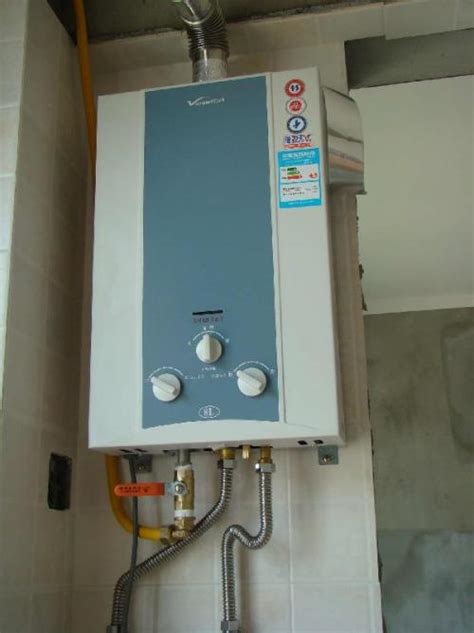 平衡式燃气热水器安装方法及注意要点