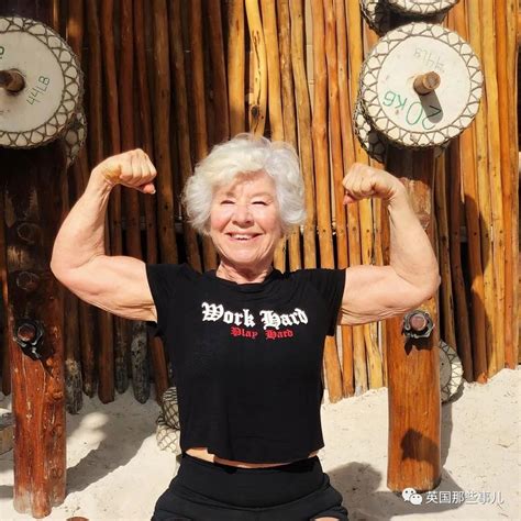 胖奶奶从70岁开始撸铁健身，3年后身材居然如此好看__凤凰网