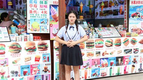 安全意识篇5：王小九独自一人在街上徘徊，饥肠辘辘的她该怎么办_腾讯视频
